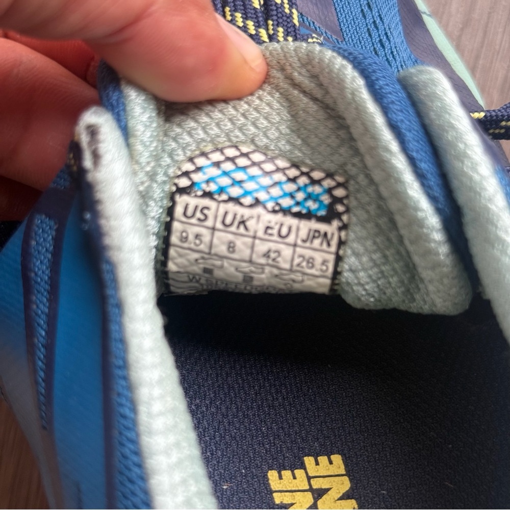 Hoka
Speedgoat 3 Trail-Running Shoes - Women's - Picture 8 of 8